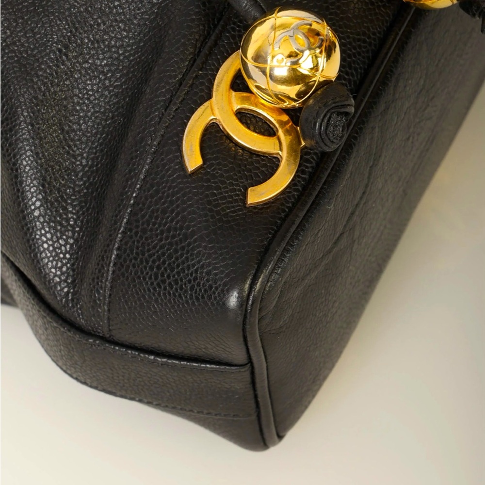 CHANEL Black and Gold Shoulder Bag - Picture 7 of 16